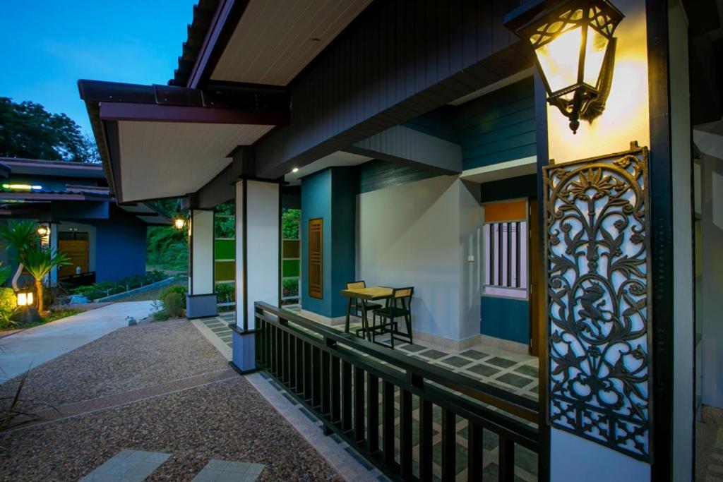 Loft Vintage Chalet Resort Koh Lanta Exterior photo
