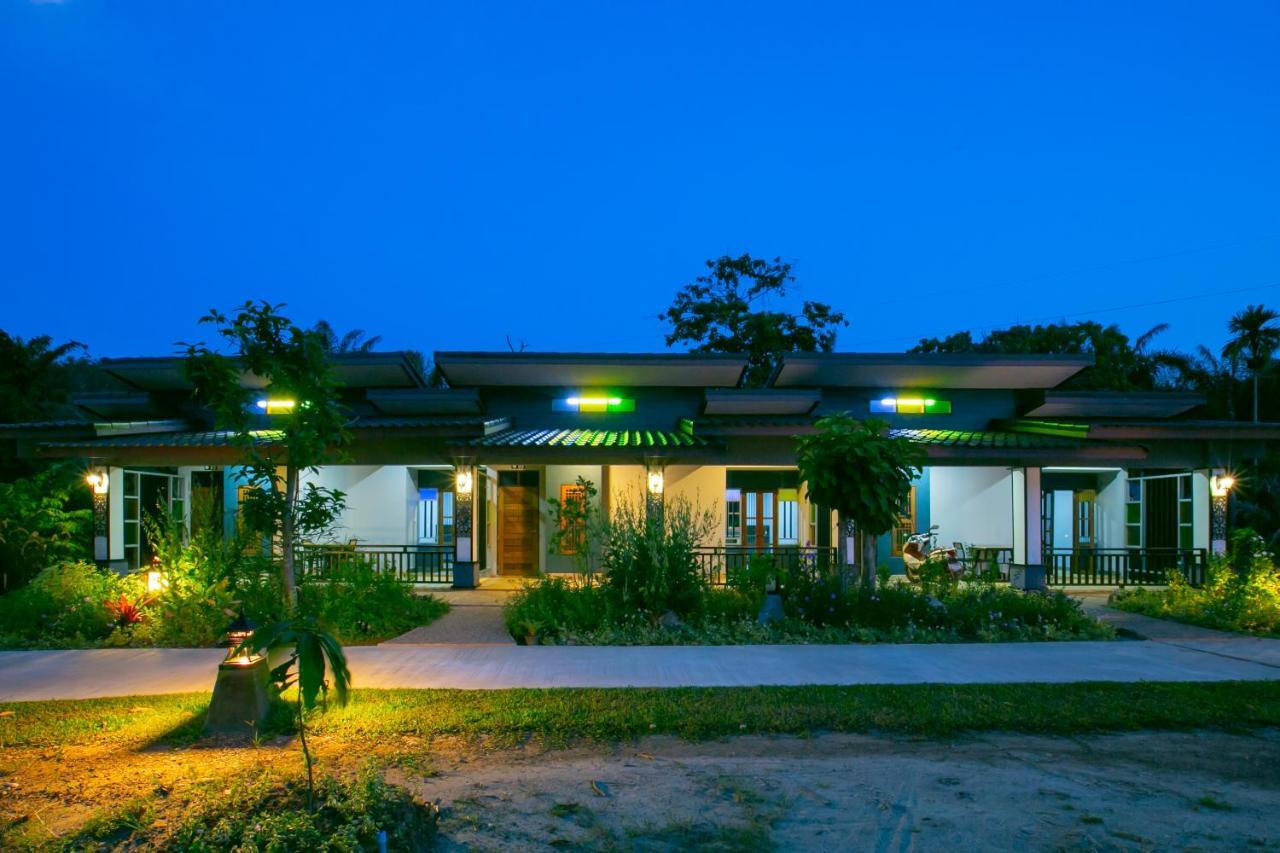 Loft Vintage Chalet Resort Koh Lanta Exterior photo