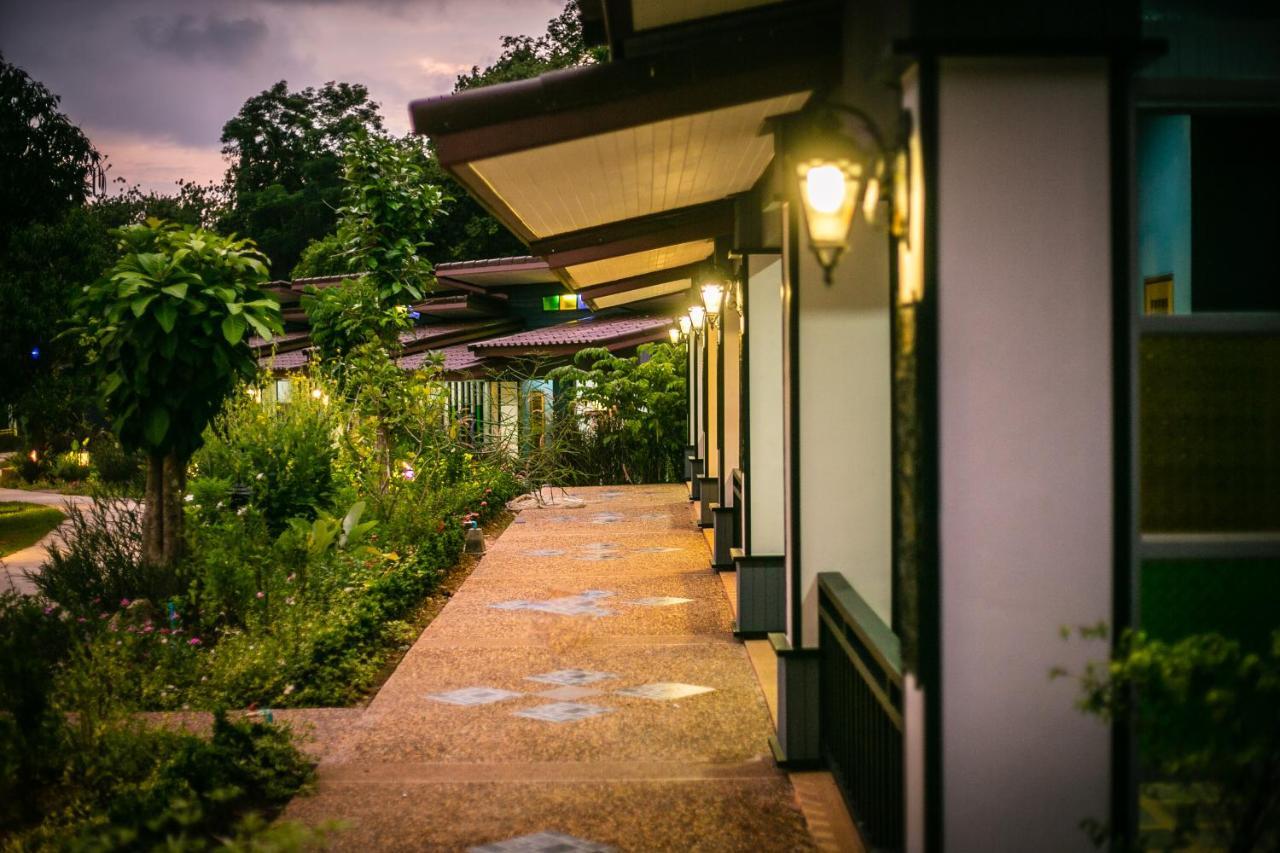 Loft Vintage Chalet Resort Koh Lanta Exterior photo