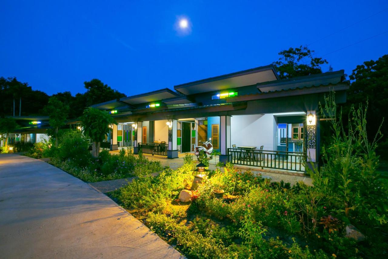Loft Vintage Chalet Resort Koh Lanta Exterior photo