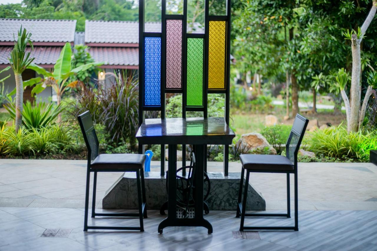 Loft Vintage Chalet Resort Koh Lanta Exterior photo